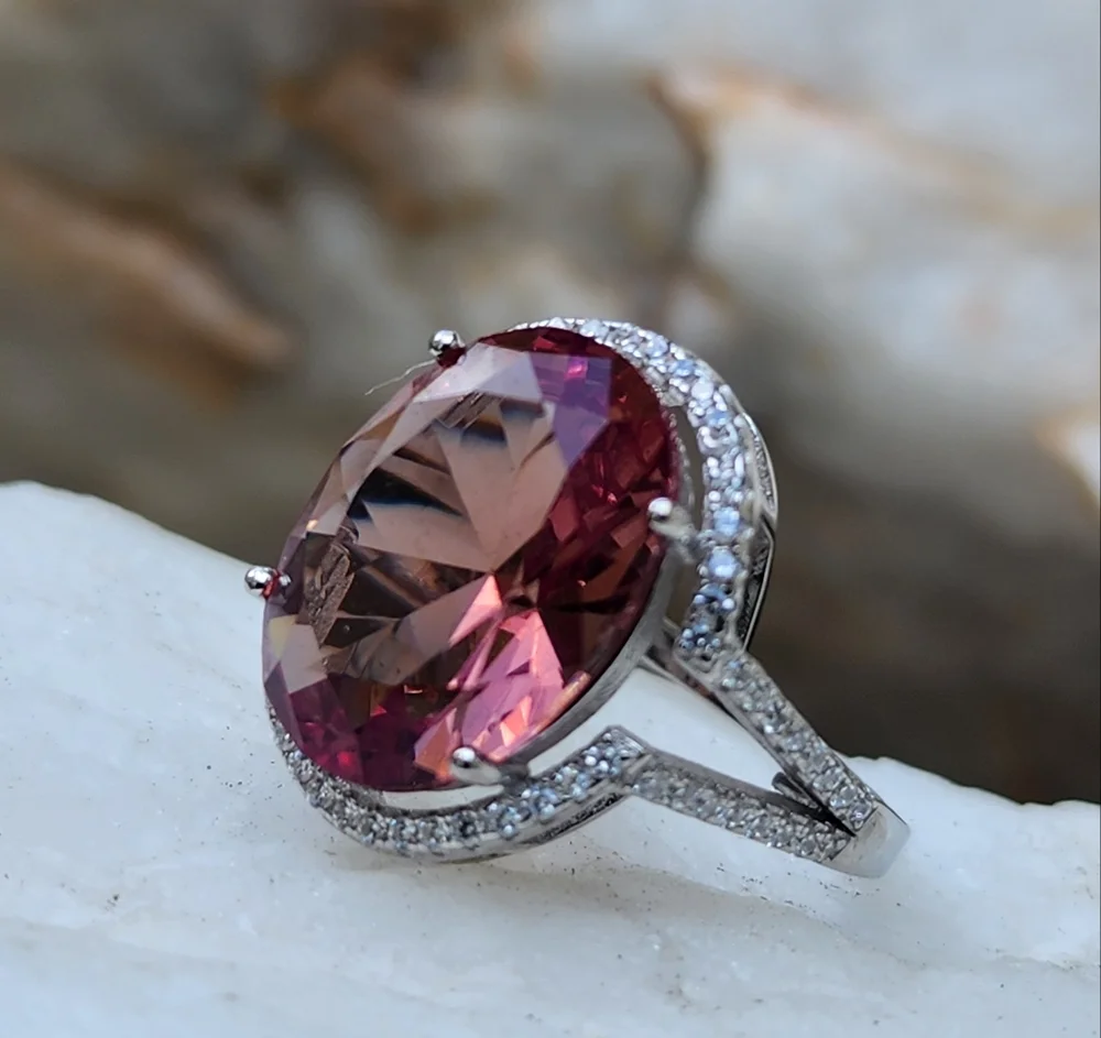 Solid Sterling 925 Silver Elegant Ring Alexandrite Stone White Topaz Crystals